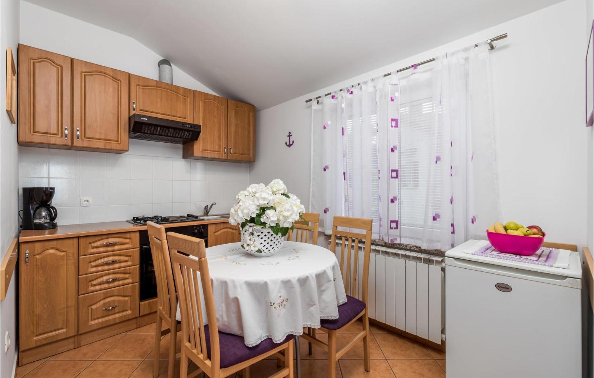2 Bedroom Beautiful Apartment In Rukavac Rukavac  Eksteriør billede